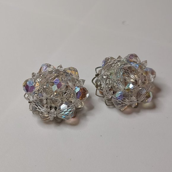 Pretty Vintage Glass Clip On Earrings - Picture 1 of 12